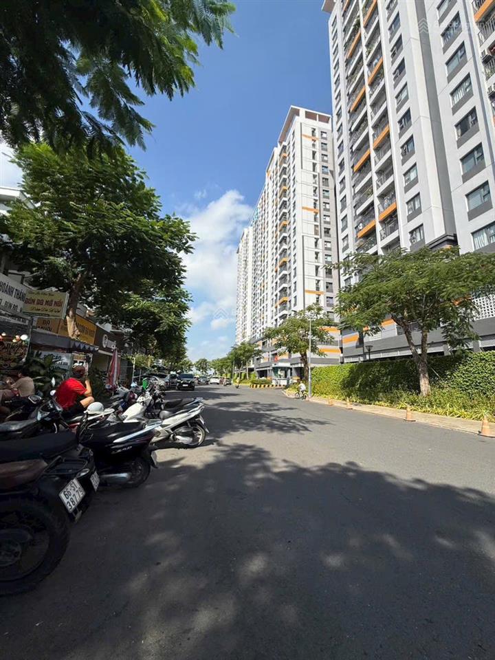 Cho thuê nhà phố lovera park, đối diện cc vissta 8 triệu, 75m², 3pn + 3wc, thiết kế hiện đại