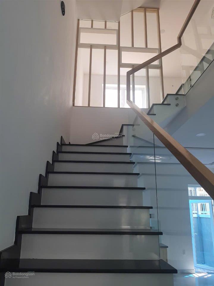 Hót  chính chủ cần bán nhanh nhà phố lovera park đẹp xinh giá 8tỷ vnd, 80m2, 4pn, 3wc, hàng hiếm