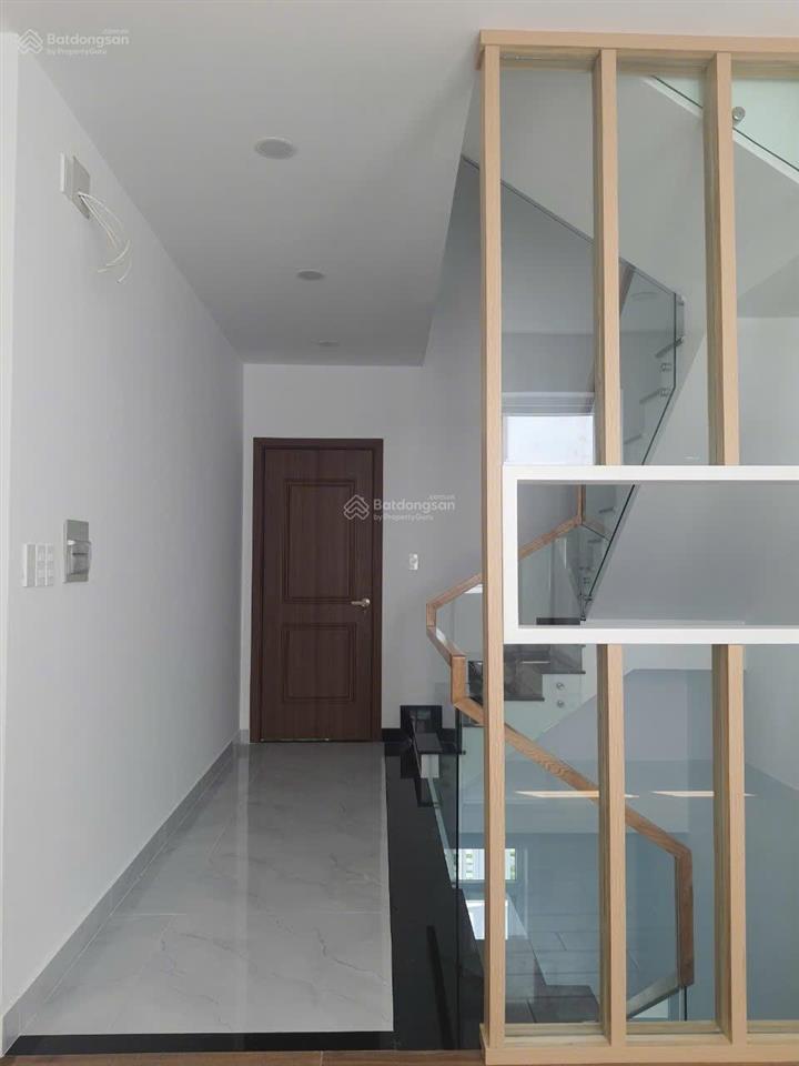 Hót  chính chủ cần bán nhanh nhà phố lovera park đẹp xinh giá 8tỷ vnd, 80m2, 4pn, 3wc, hàng hiếm