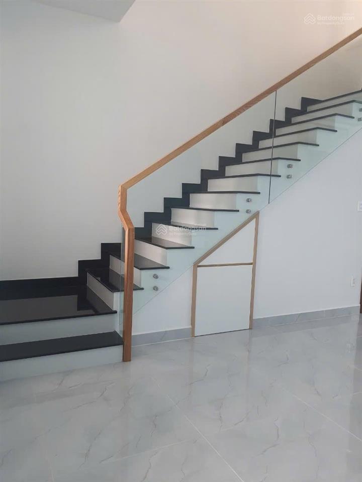Hót  chính chủ cần bán nhanh nhà phố lovera park đẹp xinh giá 8tỷ vnd, 80m2, 4pn, 3wc, hàng hiếm