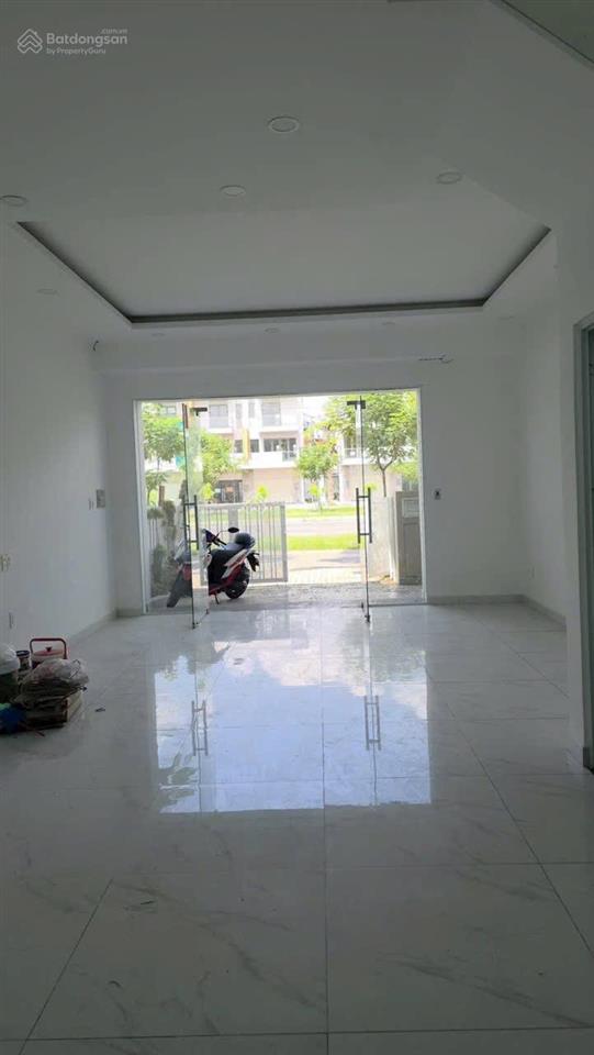 Bán shophouse 3pn, 3wc, 144m2 tại khang điền bình chánh, giá chỉ với 9,9 tỷ mặt tiền song hành 52m