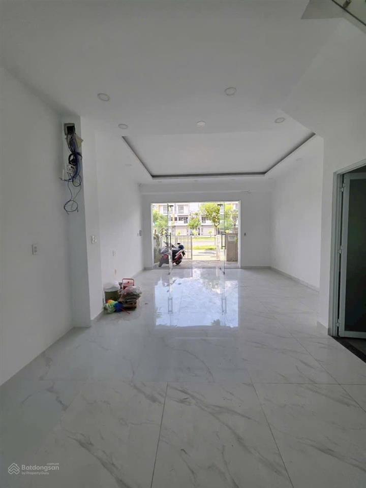 Bán shophouse 3pn, 3wc, 144m2 tại khang điền bình chánh, giá chỉ với 9,9 tỷ mặt tiền song hành 52m