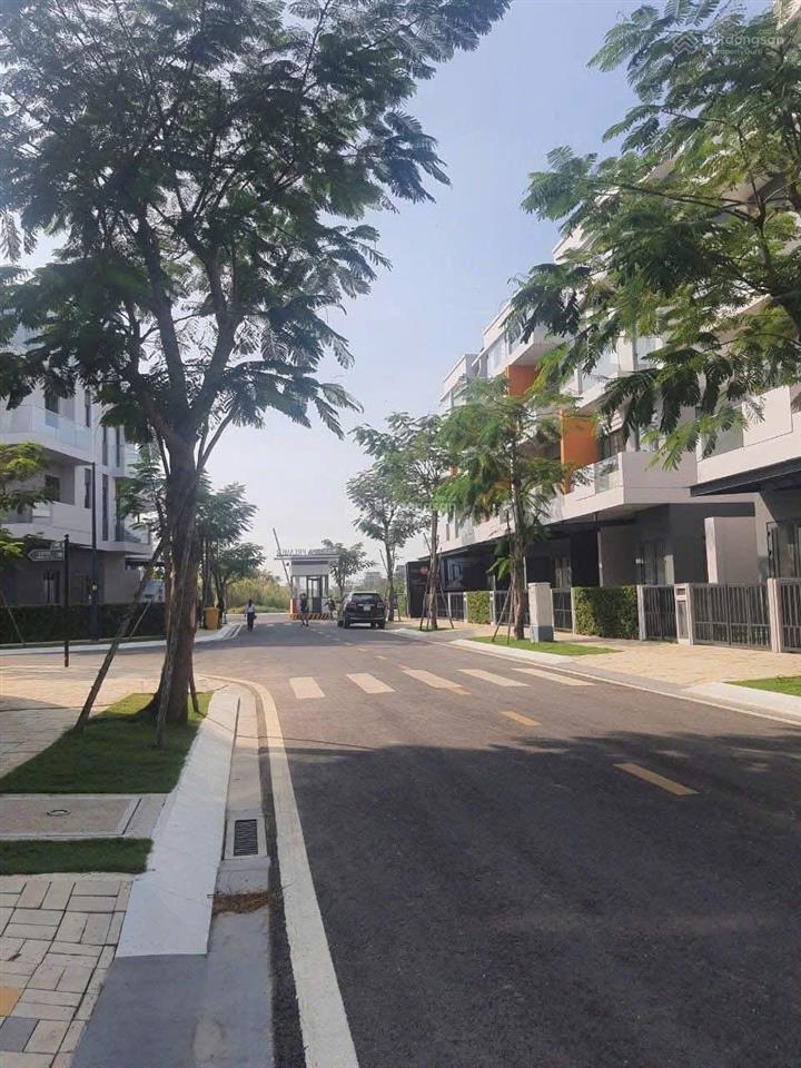 Chủ cần tiền kinh doanh nên bán gấp nhà phố cao cấp lovera premier giá cực tốt 7,8 tỷ view cvien