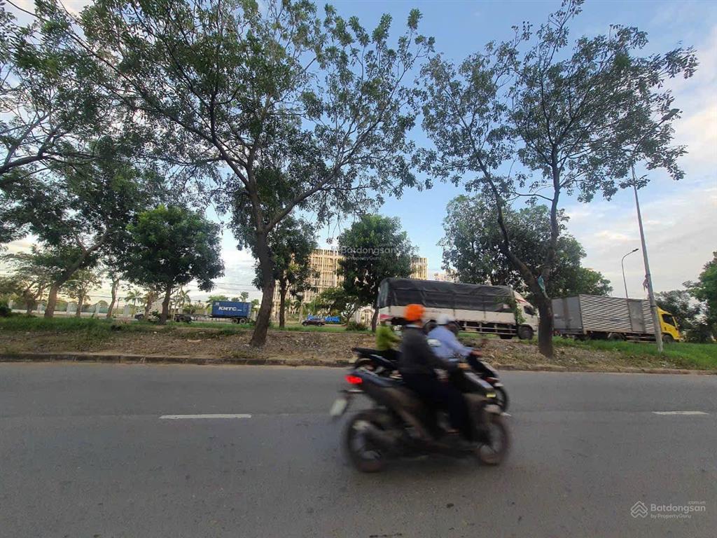 Chủ kẹt tài chính bán gấp lô đất góc 2 mặt tiền đẹp xinh khu pp4 121,3m có sổ hồng giá chỉ 6.2tỷ