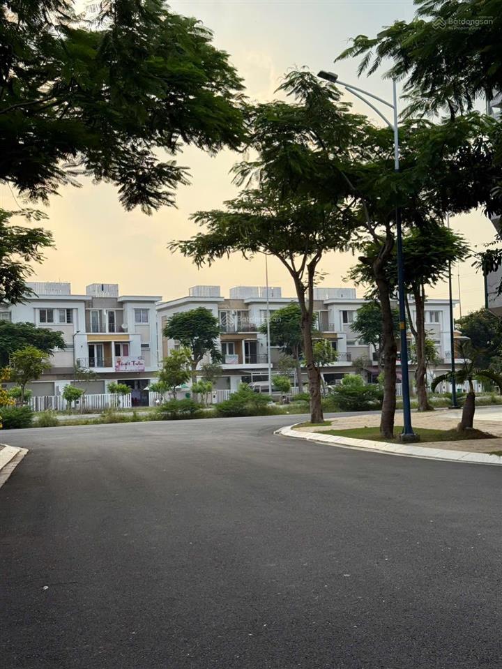 Bán nhà biệt thự lovera park, 7,2 tỷ, 80m2, 4pn, 3wc, chính chủ, giá cực chất
