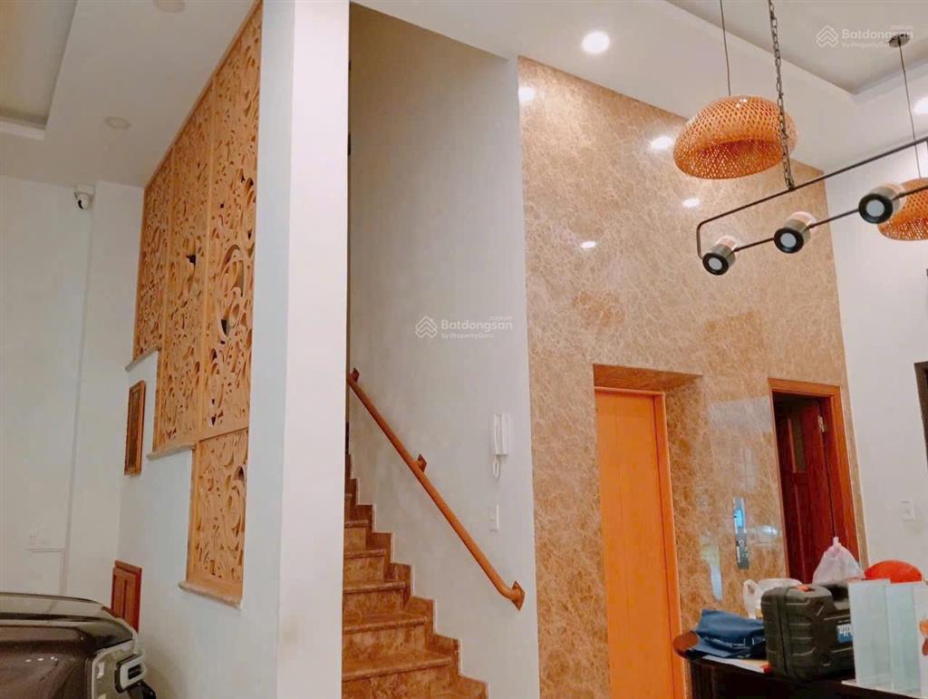 Chính chủ cần tiền kinh doanh bán nhanh căn biệt thự 3 tầng lầu 8pn  160m² đẹp xinh khu pp4