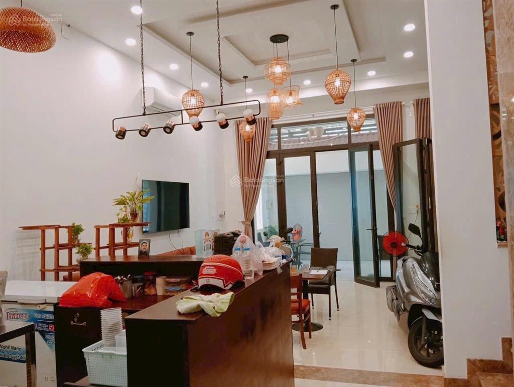 Chính chủ cần tiền kinh doanh bán nhanh căn biệt thự 3 tầng lầu 8pn  160m² đẹp xinh khu pp4