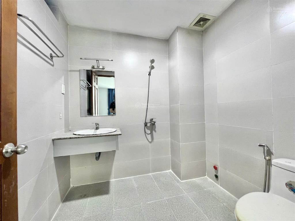 Cho thuê phòng studio full nội thất khu dân cư ven sông q7, sát bên đại học tôn đức thắng