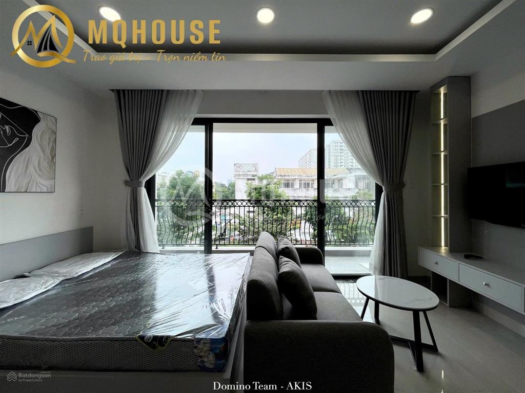 Căn hộ ban công tách bếp tại an khánh. khu vực cây xanh, đường lớn đỗ oto. nội thất mới hiện đại
