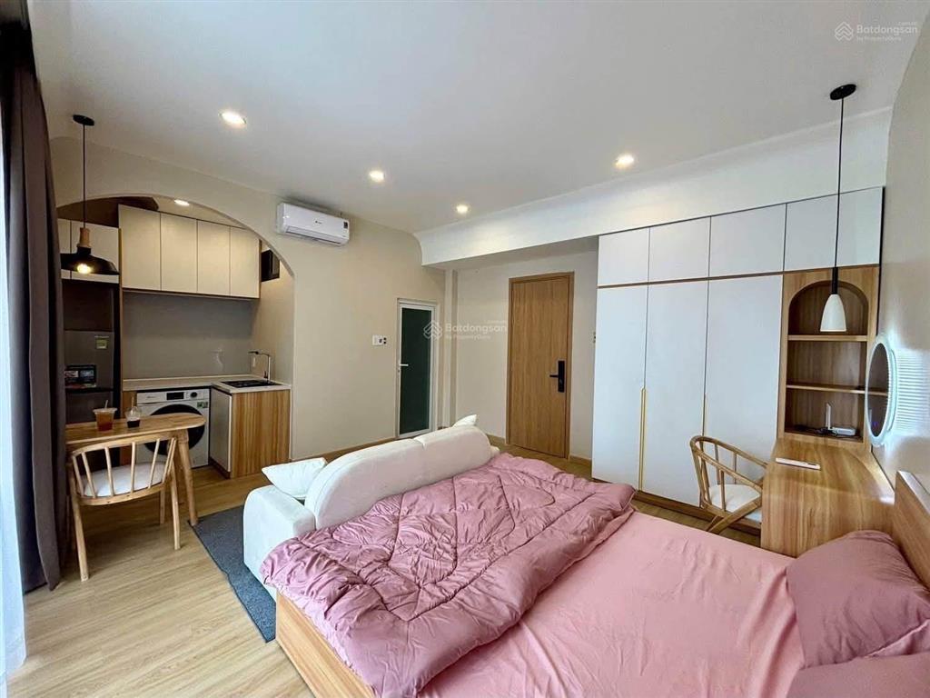 Deal tốt | căn ban công lớn sáng thoáng tại trần não. vị trí trung tâm thuận tiện di chuyển