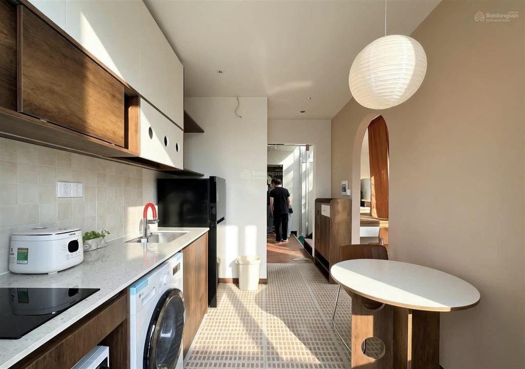 Sẵn căn 1pn đầy đủ tiện nghi. ban công sáng thoáng gần cầu sg, sala quận 2
