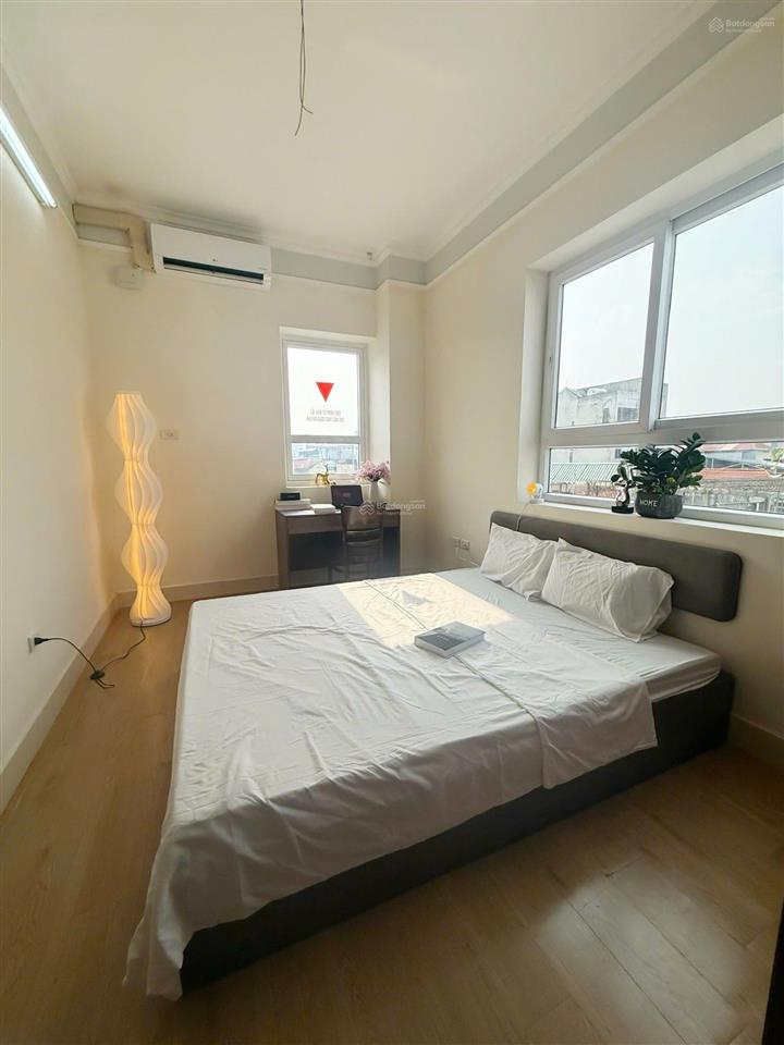 Siêu phẩm chung cư 2n1k 70m2 full nội thất xịn sò. ban công, có slot ô tô, mặt phố trương định
