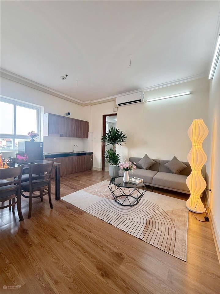 Siêu phẩm chung cư 2n1k 70m2 full nội thất xịn sò. ban công, có slot ô tô, mặt phố trương định