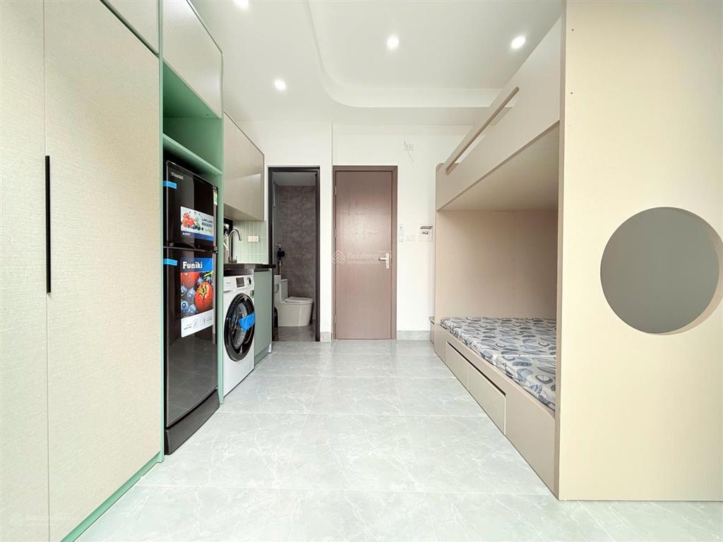 Cực phẩm ccmn 25m2 giường tầng full đồ, máy giặt riêng, ban công tại trường chinh
