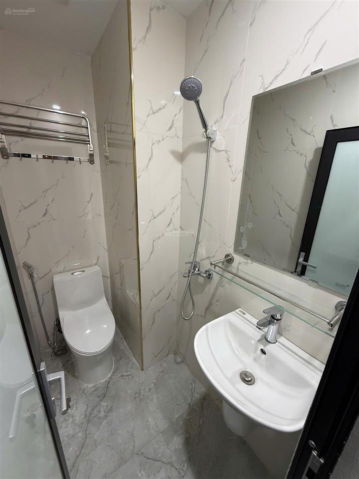 Siêu phẩm ccmn 25m2 full đồ, ban công, máy giặt riêng tại mặt phố hoa bằng