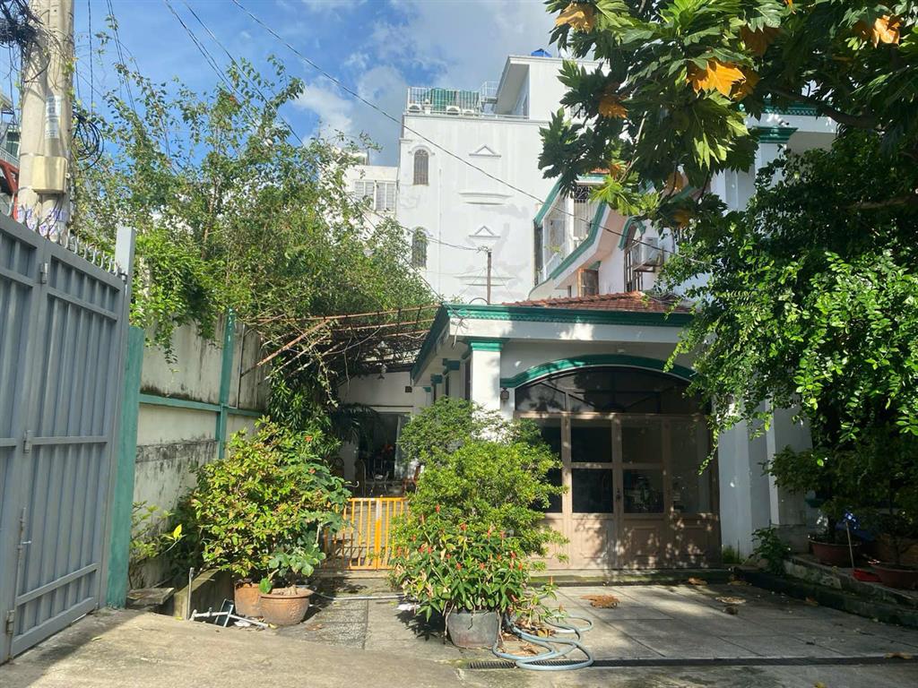 BIỆT THỰ SÂN VƯỜN 1000M² – ĐÔNG HƯNG THUẬN Q12 – CÓ HỒ BƠI, CÂY XANH