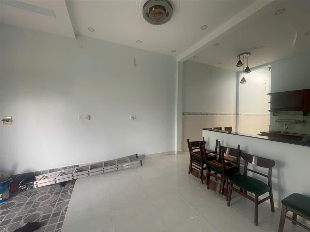 NỞ HẬU 6M – HƠN 4 TỶ - NHÀ C4 HẺM XE HƠI – GẦN PHẦN MỀM QUANG TRUNG!