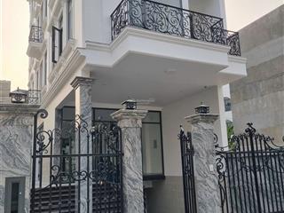 Cho thuê nhà phố đẹp chỉ 55tr/th khu compound an ninh, nhà 1 hầm 4 tầng nổi  thang máy máy lạnh