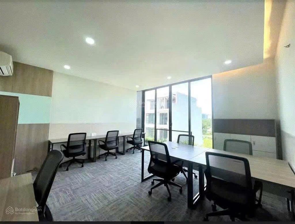 Cho thuê biệt thự full nt vp  100tr/th 10x18m 1 hầm 4 lầu  nhà sẵn trống vào liền