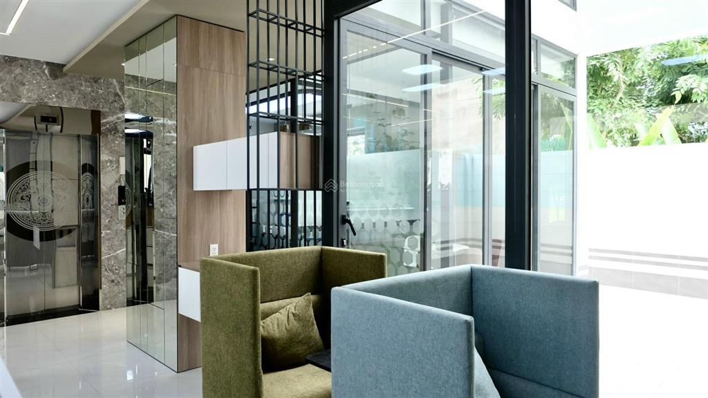 Cho thuê biệt thự full nt vp  100tr/th 10x18m 1 hầm 4 lầu  nhà sẵn trống vào liền