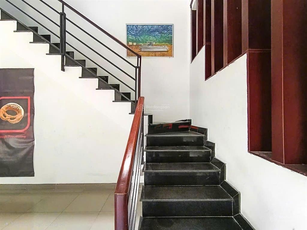 Cho thuê nhà phố, góc 2 mặt tiền 55tr/tháng 400m2 phù hợp ở/ làm văn phòng