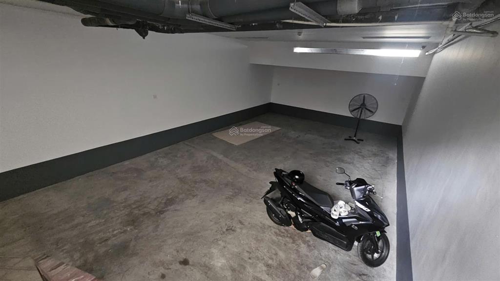 Cho thuê nguyên căn nhà phố 1 hầm 4 tầng 70tr/tháng mặt tiền đường dễ dàng nhận diện thương hiệu