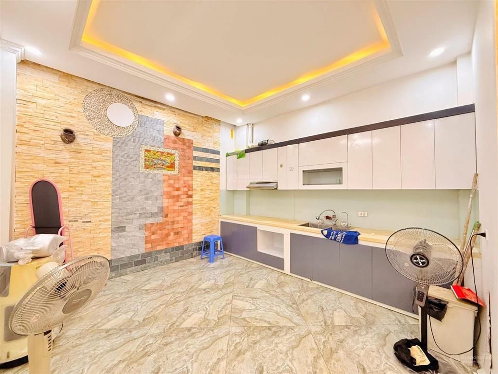 Hoàng mai  oto qua nhà  lô góc  60m2, 6t thang máy  ngõ thông  giá rẻ nhất thị trường
