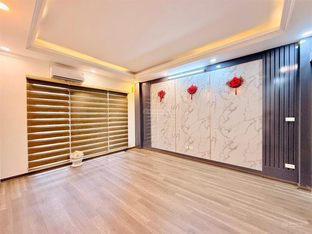 Hoàng mai  oto qua nhà  lô góc  60m2, 6t thang máy  ngõ thông  giá rẻ nhất thị trường