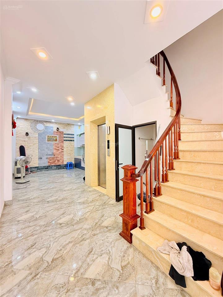 Hoàng mai  oto qua nhà  lô góc  60m2, 6t thang máy  ngõ thông  giá rẻ nhất thị trường