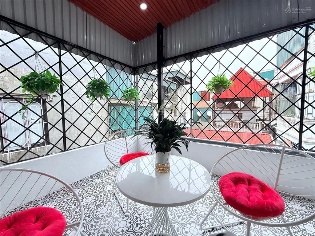 Chính chủ bán gấp phố hồng mai 45m 5 tầng, 50m ra oto, lô góc 3 thoáng, full nội thất, ba gác đỗ
