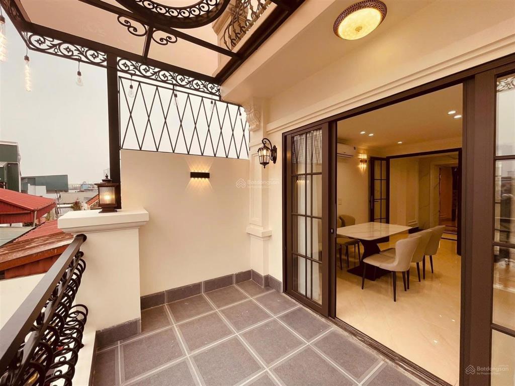 Phân lô tân mai  nhà mới  50m x 7 tầng thang máy  oto tránh, vào nhà  nội thất bạc tỉ