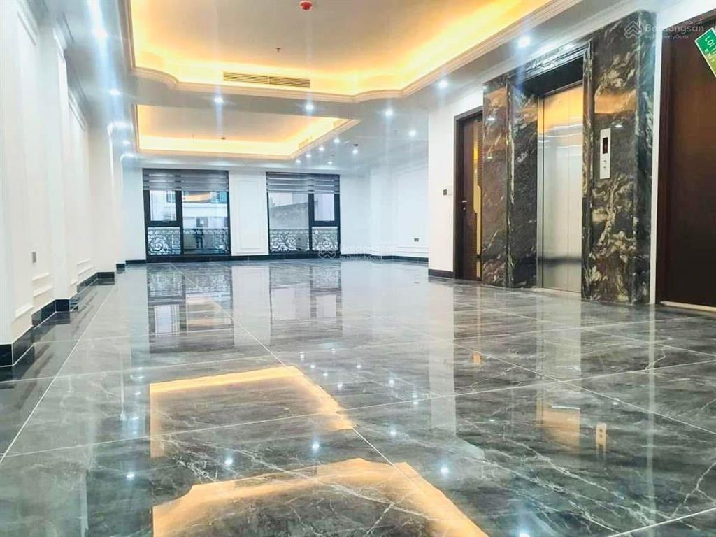 Toà building 9 tầng 1 hầm, 135m2, mặt tiền 7,5m phố nguyễn hoàng  3 ô tô tránh vỉa hè, 3 thoáng