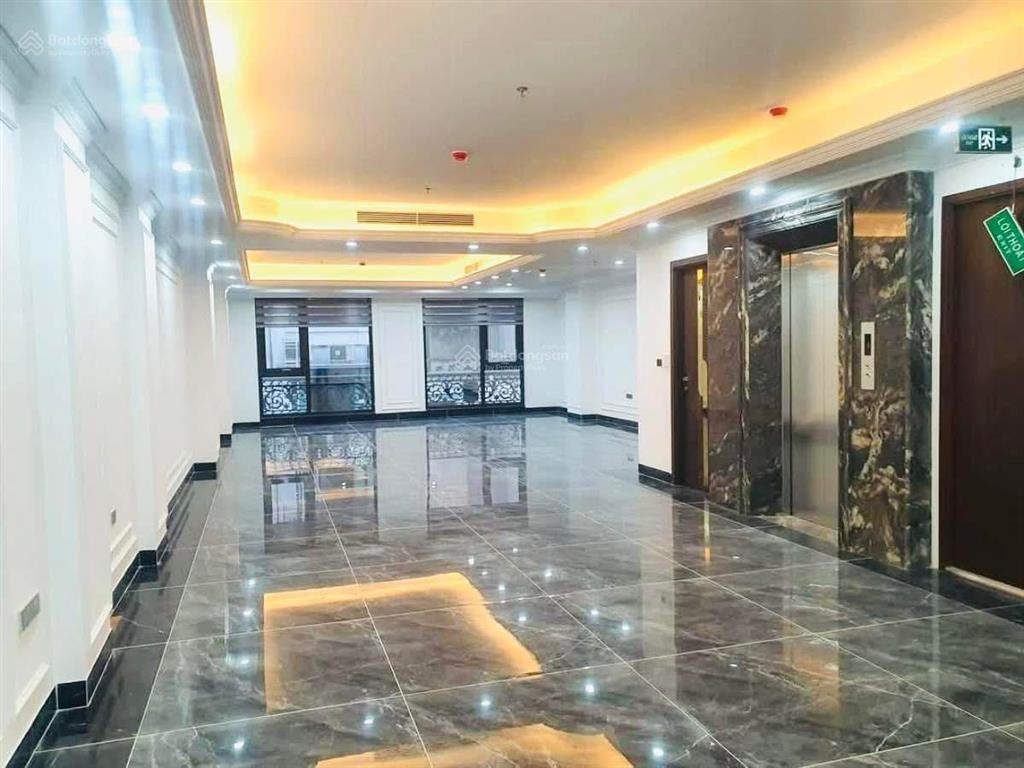 Toà building 9 tầng 1 hầm, 135m2, mặt tiền 7,5m phố nguyễn hoàng  3 ô tô tránh vỉa hè, 3 thoáng