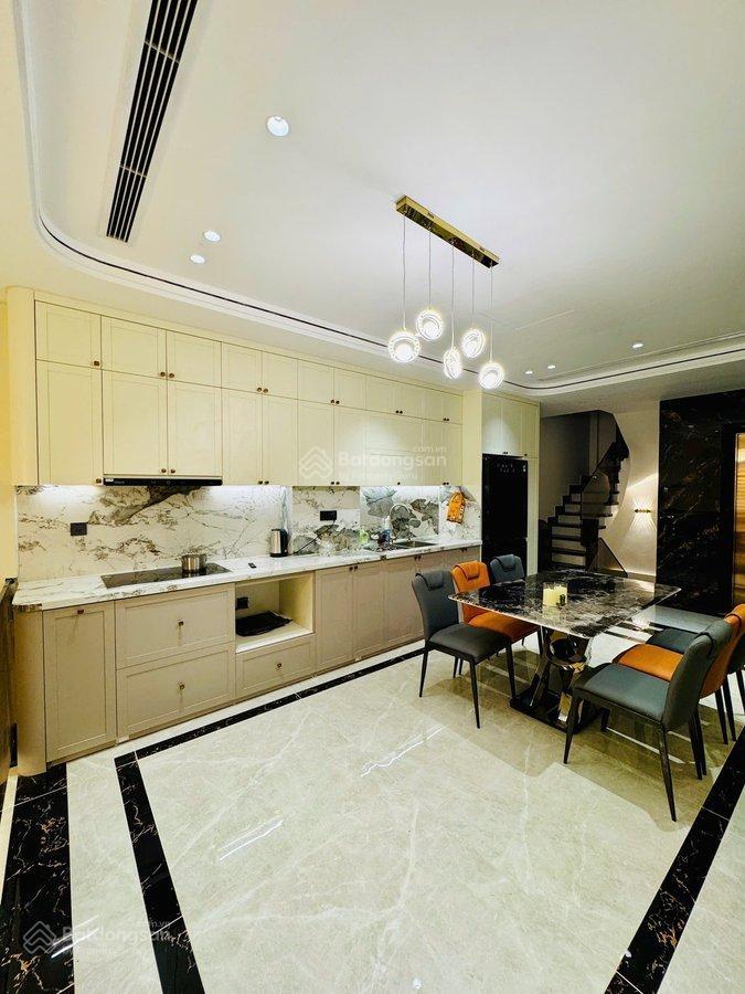 Bán nhà mới ngọc thụy, long biên, diện tích 48m², xây 6 tầng có thang máy