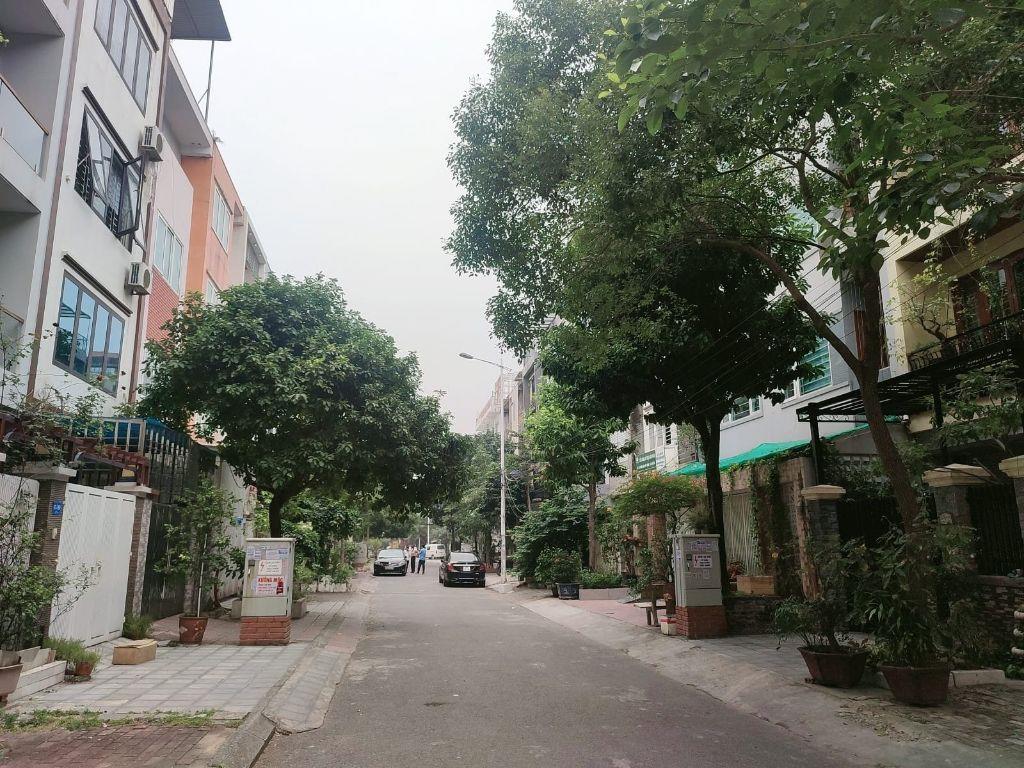 BÁN NHÀ KHU ĐÔ THỊ VĂN KHÊ - 83M2 - MẶT TIỀN 5M - ĐƯỜNG RỘNG VỈA HÈ THÊNH THANG