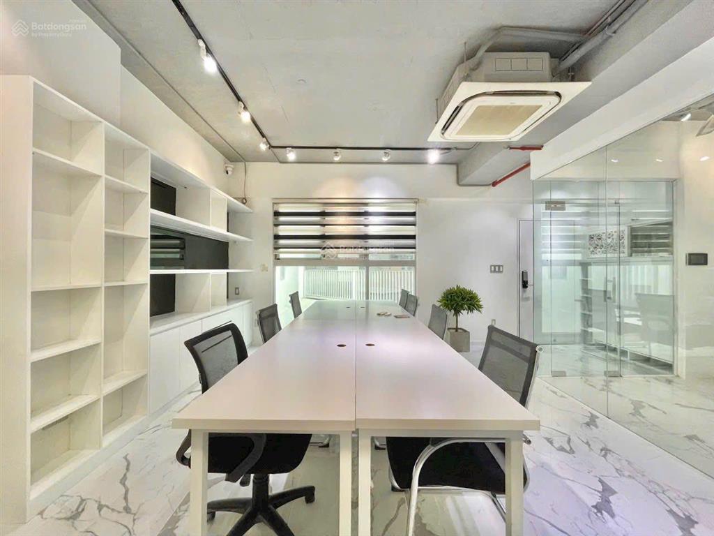 Cho thuê văn phòng đầy đủ nội thất 120m²  giá 30 triệu vnd   0889 878 ***