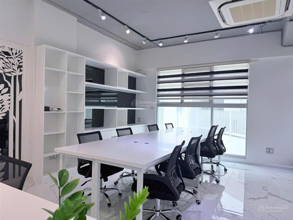 Cho thuê văn phòng đầy đủ nội thất 120m²  giá 30 triệu vnd   0889 878 ***