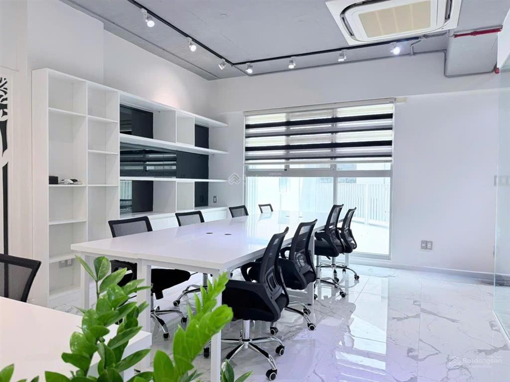 Cho thuê văn phòng đầy đủ nội thất 120m²  giá 30 triệu vnd   0889 878 ***