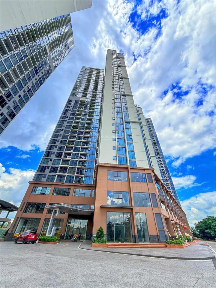 Cho thuê shophouse eco green quận 7  căn góc 2 mặt tiền full kính, 273m2, giá 69.9 triệu