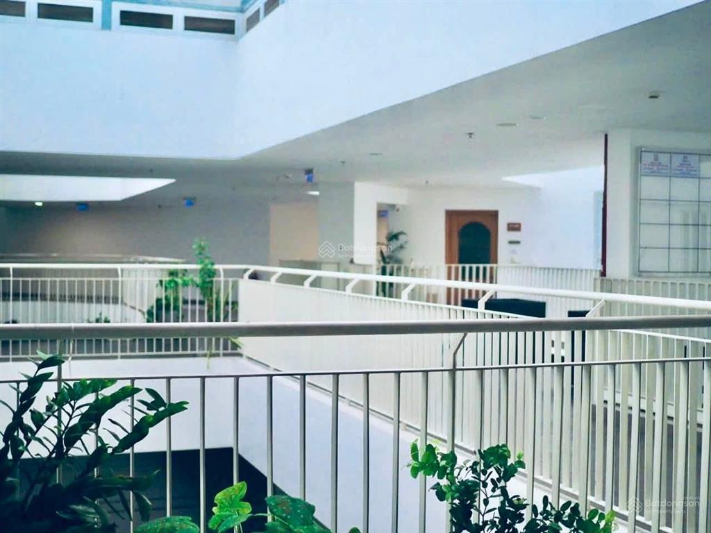 Cho thuê văn phòng đầy đủ nội thất 120m²  giá 30 triệu vnd   0889 878 ***