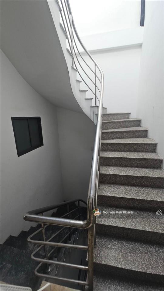 Căn hộ dịch vụ 17 phòng  144m2 4.5x28 hậu 7.9m  ngay cv thuận kiều 38ha  q12  cho thuê 70tr/th