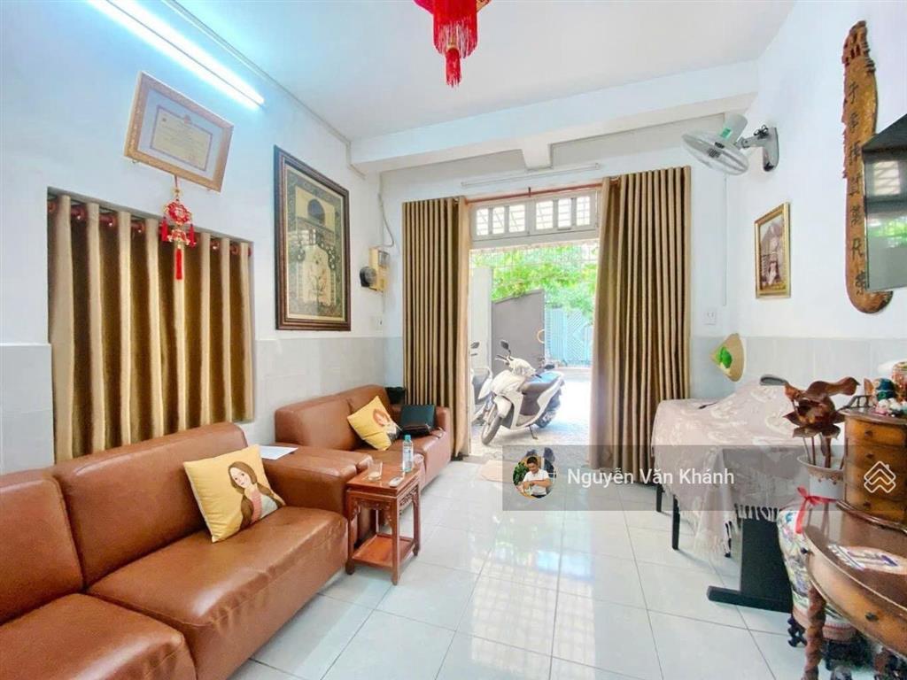 Góc 2 mặt tiền  ngay nhà ga t3  hoàng hoa thám  tân bình  62m2  4.4x15  3 tầng  2pn