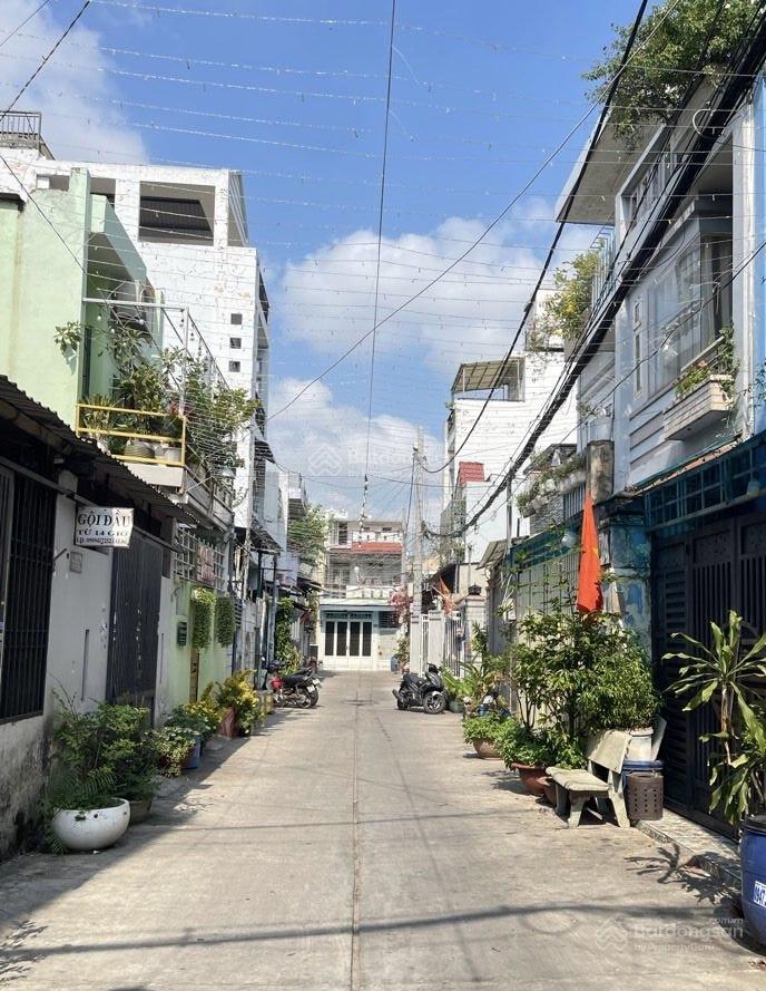 Bán nhà gần chợ lê văn quới ngã tư bốn xã hẻm 6m thông 70m2  3 tầng btct chỉ 6,25 tỷ tl