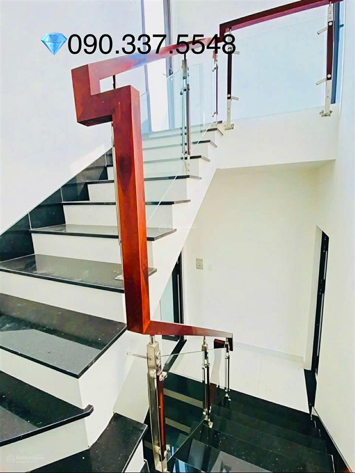 Nhà mặt tiền ngang 6m dễ kinh doanh buôn bán gần vincom quận 9 cũ
