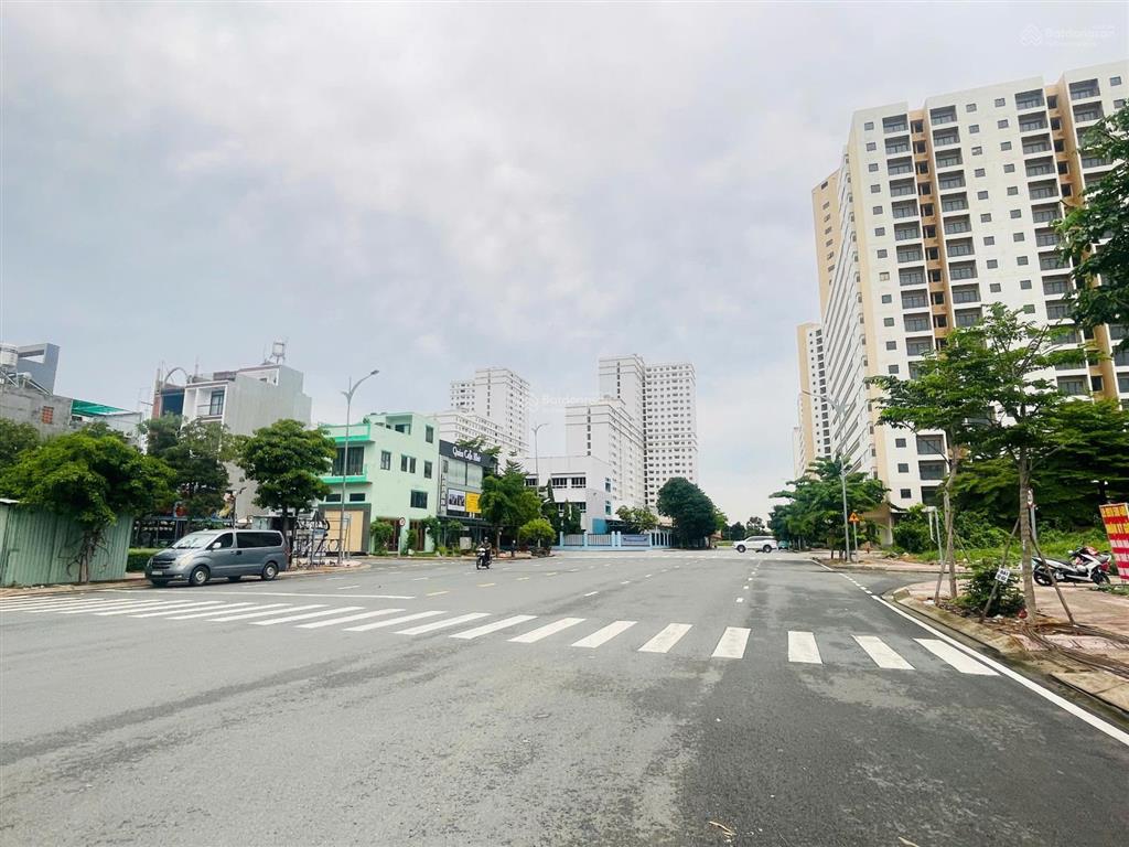 Đất nền cạnh tthc mới tphcm  khu tđc bình khánh 1.8ha  dt 5x13.9m  gía 273triệu/m2  sổ hồng