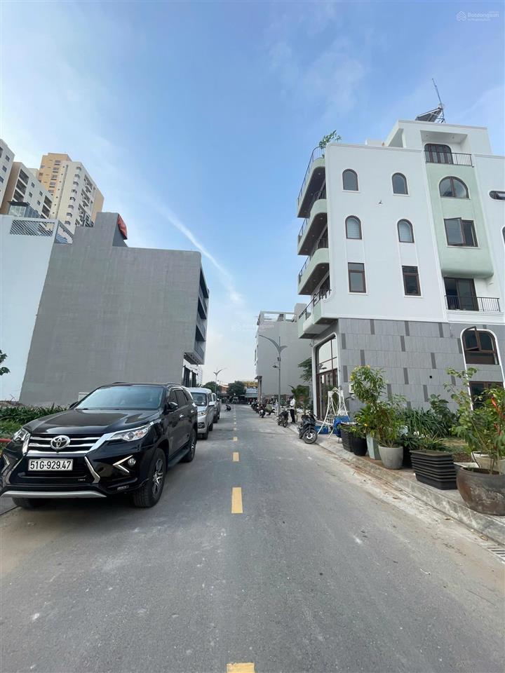 Đất nền cạnh ga metro, tthc mới tphcm  khu tđc bình khánh  dt 5x13.9m  280triệu/m2  xây 5 tầng