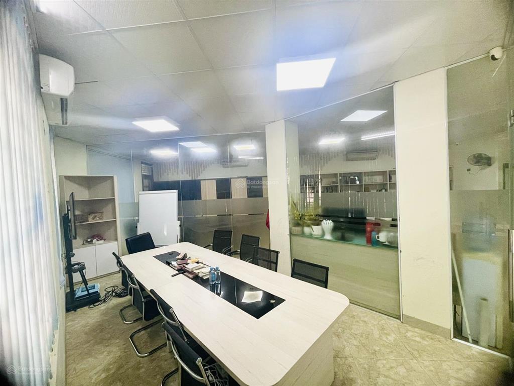 Chính chủ cho thuê văn phòng tầng 1, số 7d1 khu đô thị cầu diễn, ô tô đỗ cửa thoải mái