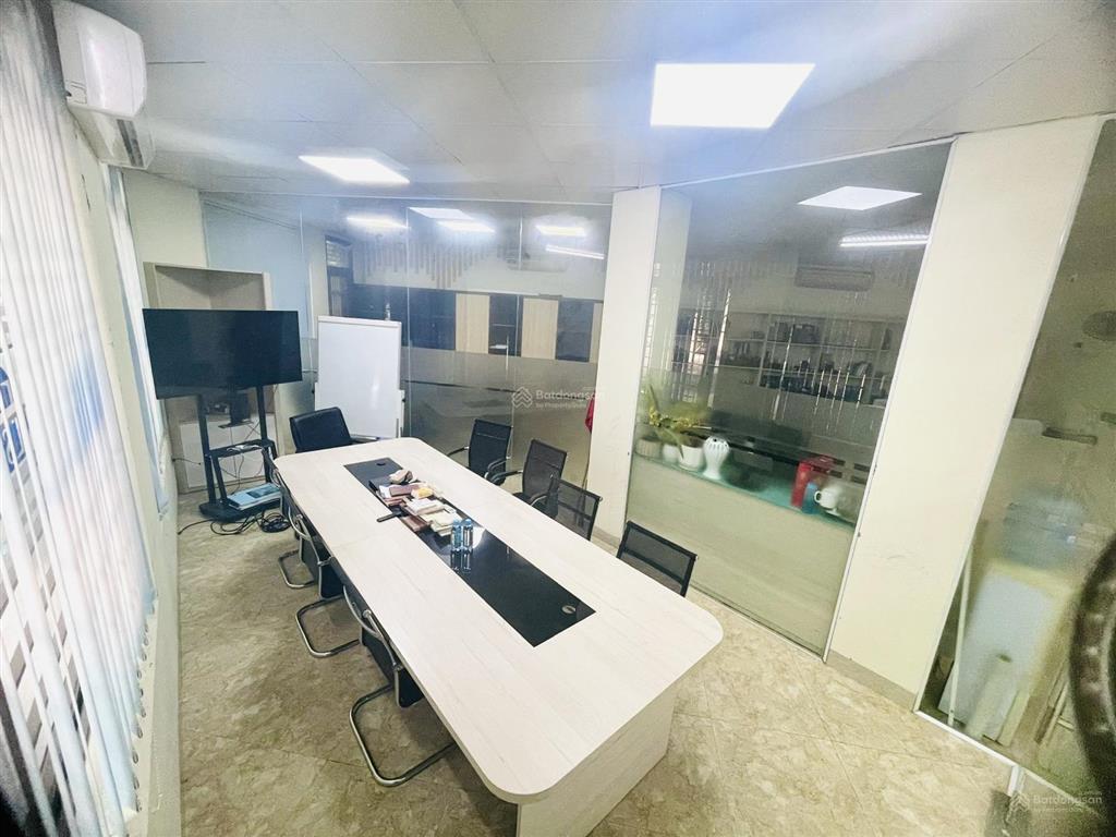 Chính chủ cho thuê văn phòng tầng 1, số 7d1 khu đô thị cầu diễn, ô tô đỗ cửa thoải mái