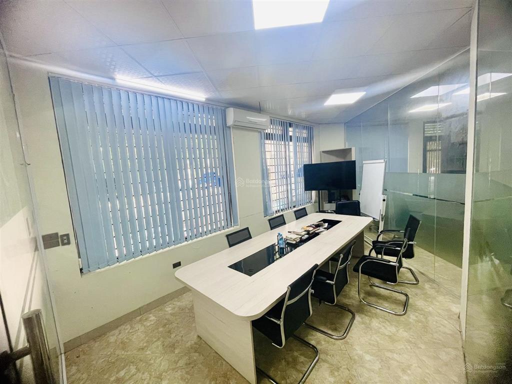 Chính chủ cho thuê văn phòng tầng 1, số 7d1 khu đô thị cầu diễn, ô tô đỗ cửa thoải mái