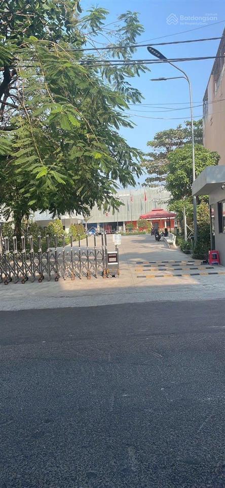 Hoa hồng 1% . bán nhà mặt phố đường d2